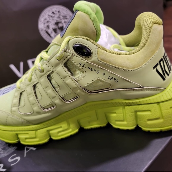Versace neon sneakers - Picture 2 of 5